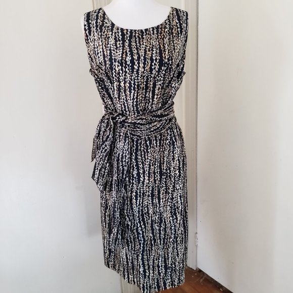 Talbots Dresses & Skirts - Talbots Silk Dress with Scarf Size 12W Back Zipper
